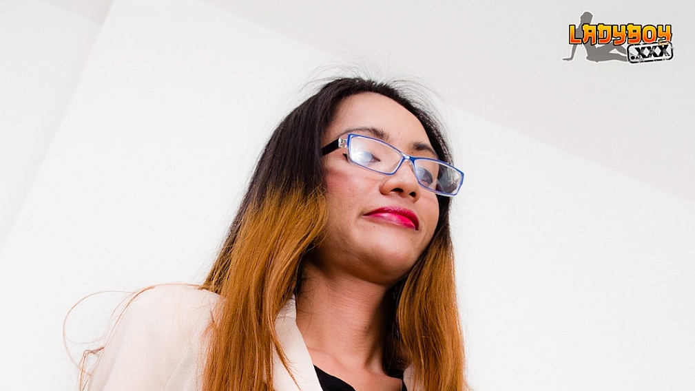 Sexy Office Girl Vivi