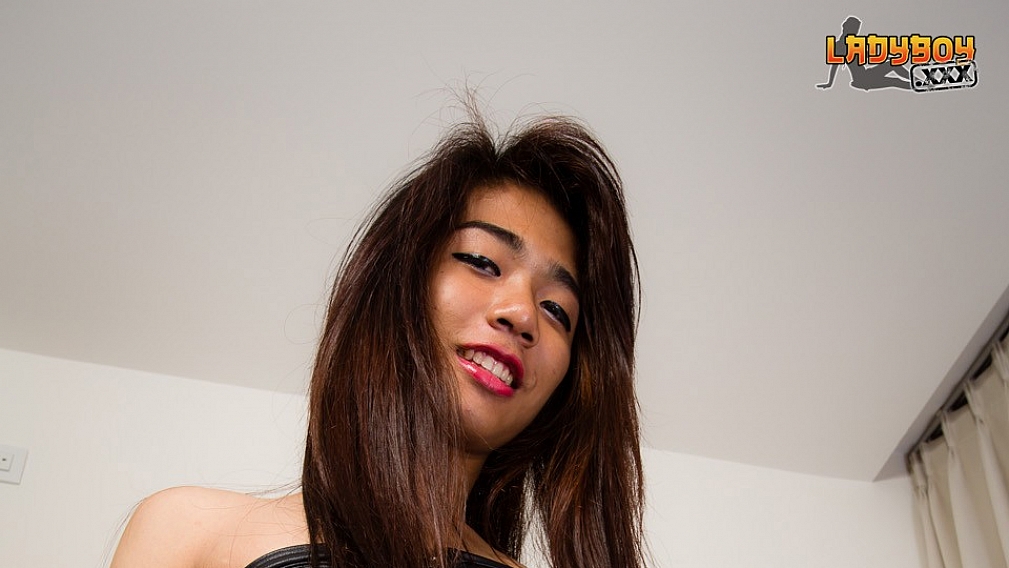 Sexy Tar Jerking Off