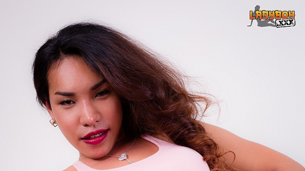 Sofia's Smooth Curves